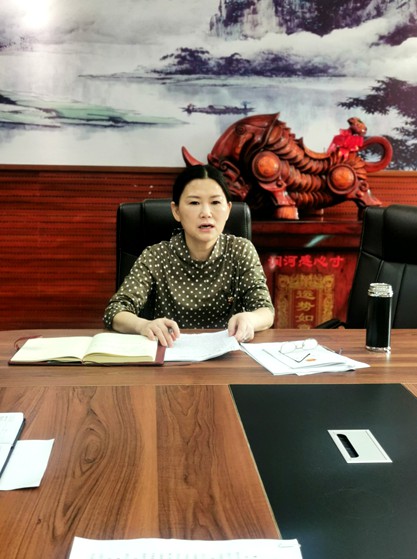 铜仁广播电视大学集中收看《杨荣同志先进事迹报告会》视频