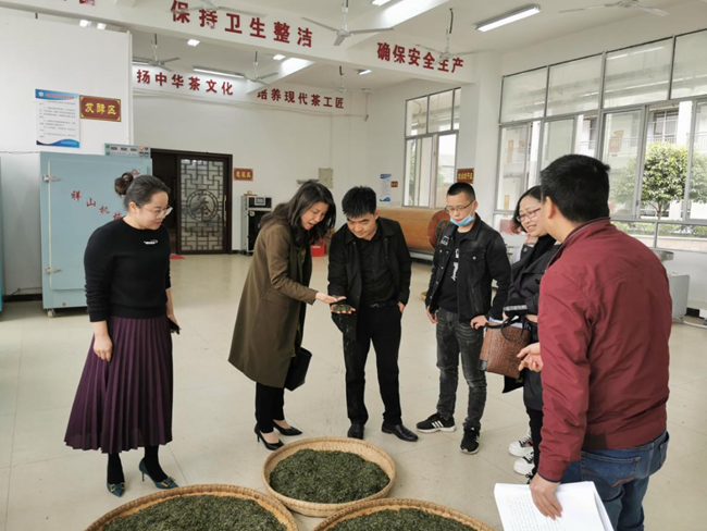 铜仁广播电视大学喻莉校长一行三人到石阡、印江工作站开展调研